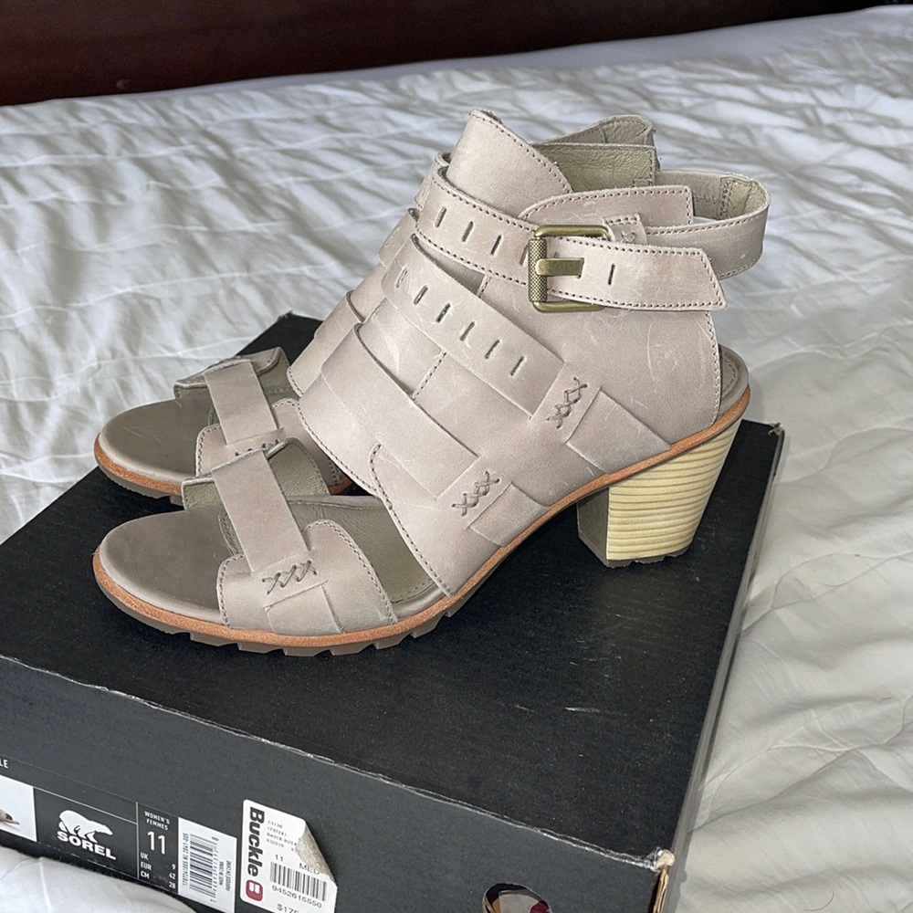 New with box SOREL Sandels